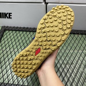 giay-da-banh-pan-dinh-thai-vigorx-xnew-xanh-den-mat-de